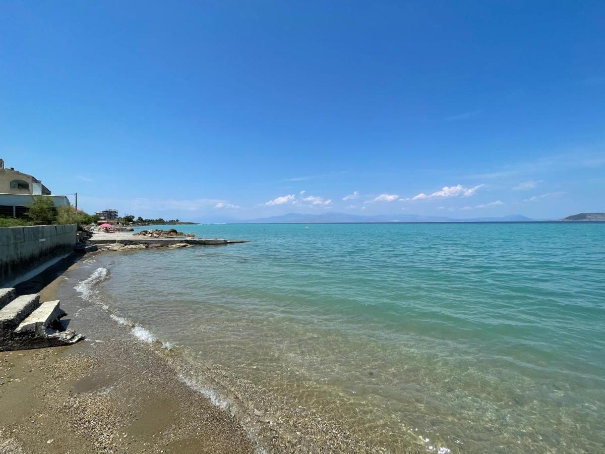 Stunning Beachfront Apartment Stratos Nerantza Exterior photo
