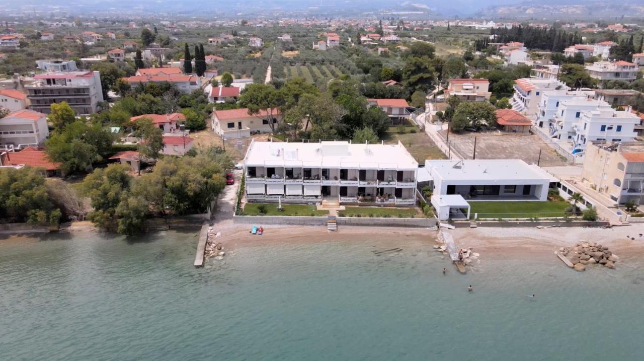 Stunning Beachfront Apartment Stratos Nerantza Exterior photo